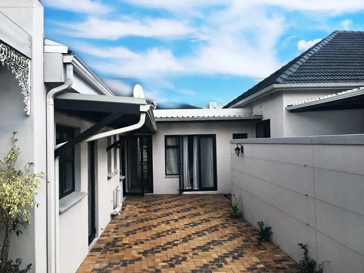 Selton Guesthouse Cape Town 3*,  South Africa